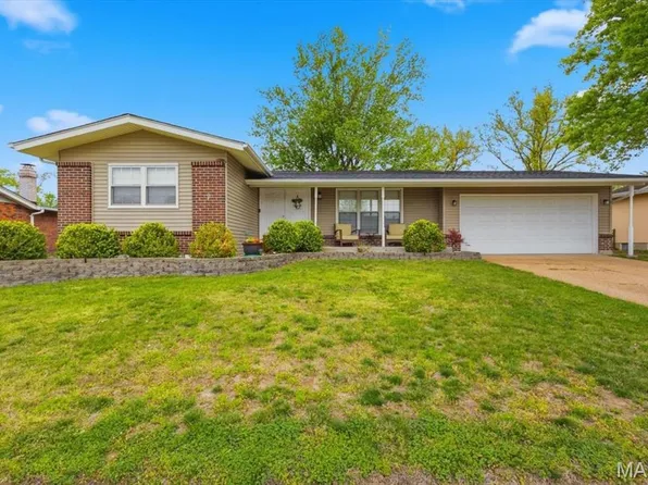 2515 Pioneer Dr, Saint Louis, MO 63129
