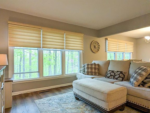 3rd image of 9 Milan Manor Dr