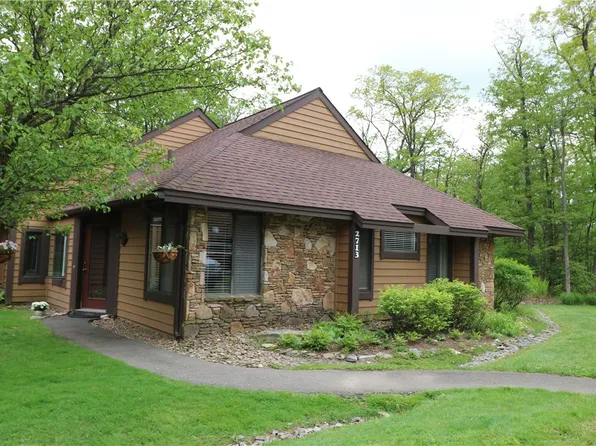 2713 Powder Ridge Rd, Hidden Valley, PA 15502
