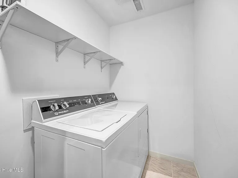 2307 N Lumina Avenue Ext #D — Photo 15
