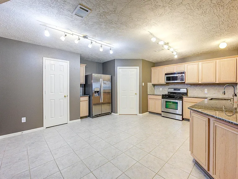 21611 Country Club Green Way — Photo 21