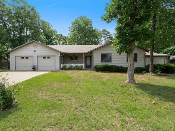12 Hillcrest Dr, Eureka Springs, AR 72631