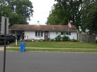 59 Balsam Rd, Levittown, PA 19057