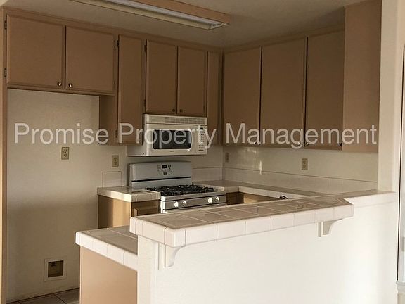 3rd image of 350 Isthmus Way Unit 68