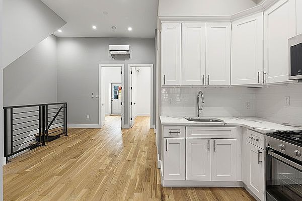 1st image of 542 Chauncey St #1E