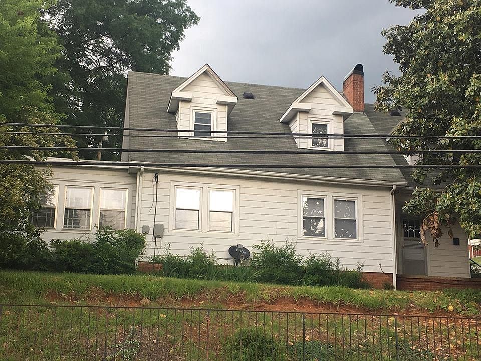 1st image of 502 Main St
