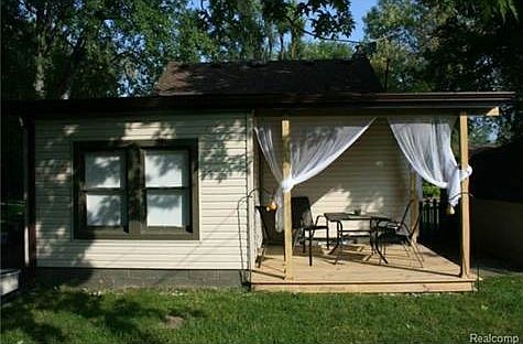 5th image of 946 Highlander St