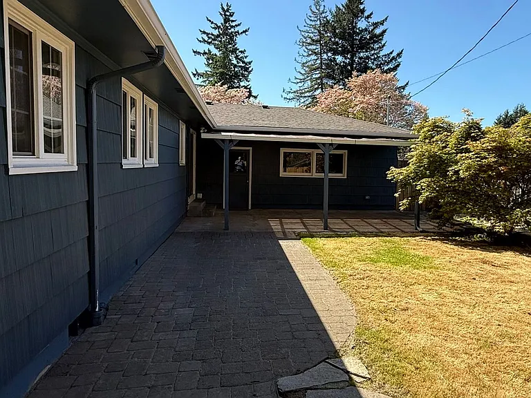 906 SE 165th Ave — Photo 28