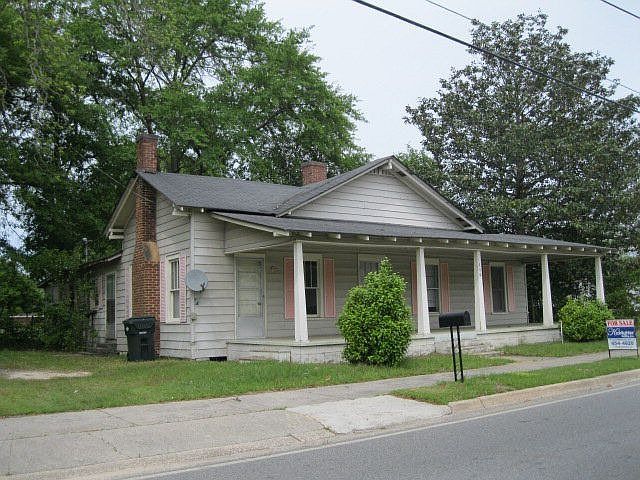2nd image of 110 E Howard St