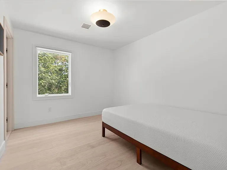 280 Shinnecock Hills Rd — Photo 41
