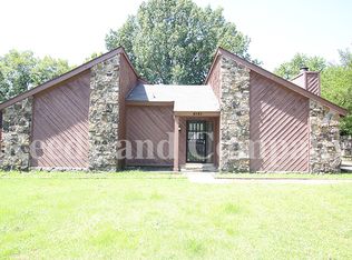 4141 Royalcrest Dr, Memphis, TN 38115