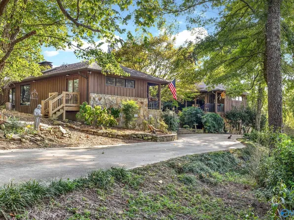 105 Tanah Ln, Hayden, AL 35079