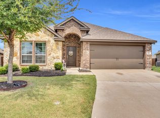 231 Garden Grove Dr, Waxahachie, TX 75165