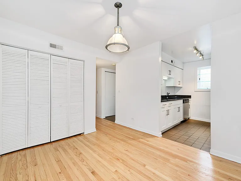 236 W Willow St #CH — Photo 6