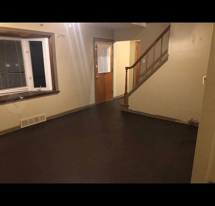 2nd image of 2846 S Schenley Ave