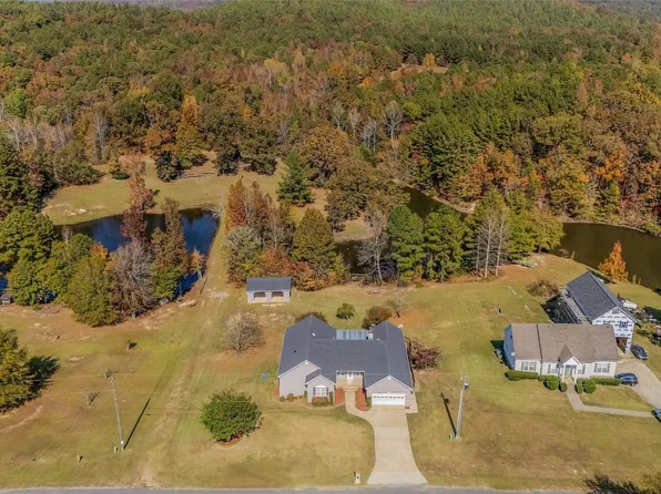 270 Southern Lakes Dr, Ashville, AL 35953