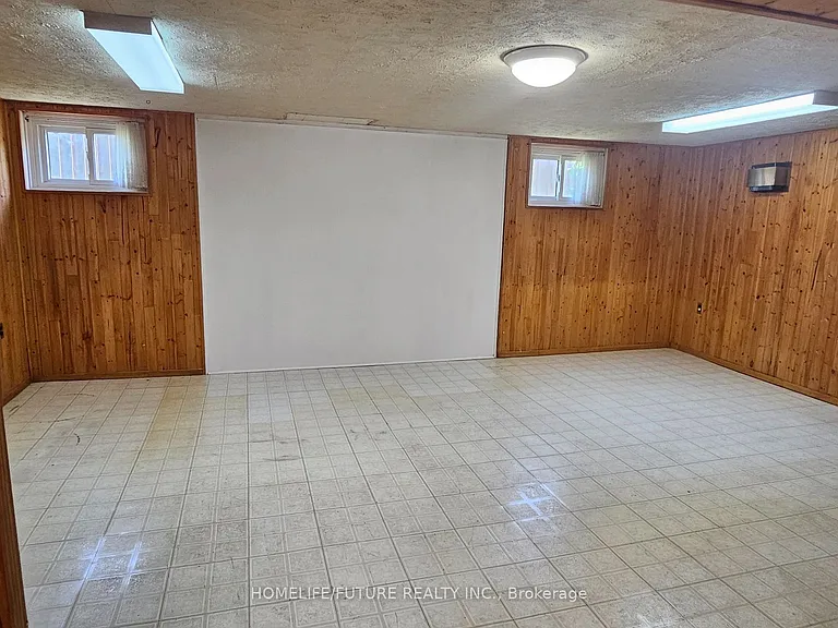 61 Hollyhedge Dr — Photo 18