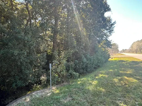 43 Indian Bay Dr, Freeport, FL 32439