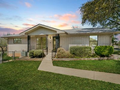 1014 Avenue B, Fredericksburg, TX, 78624