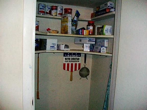 5th image of 565 Livingston Dr