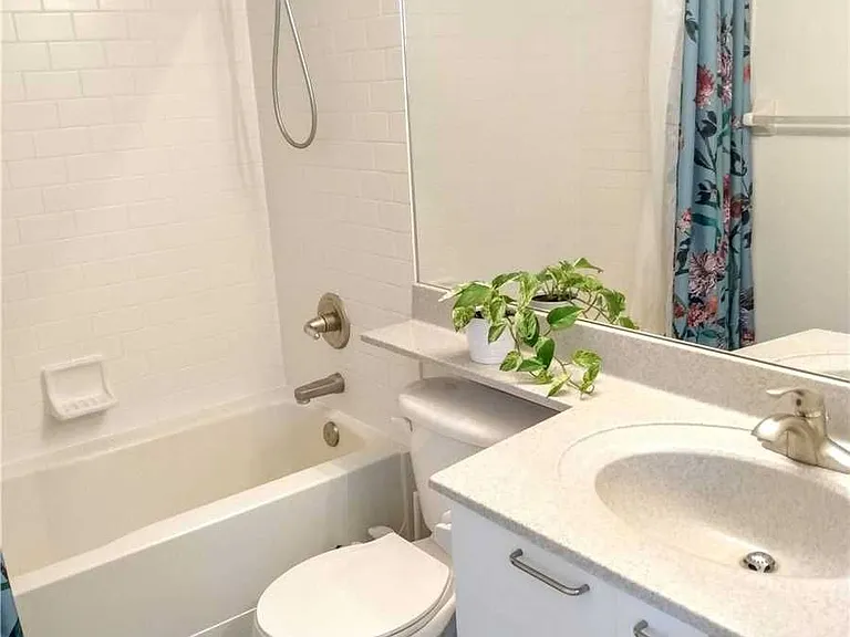 955 Queen St W #Penthouse 15 — Photo 11