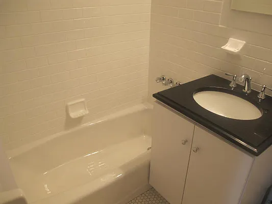 Rented by Metropolis Real Estate of Manhattan | media 26