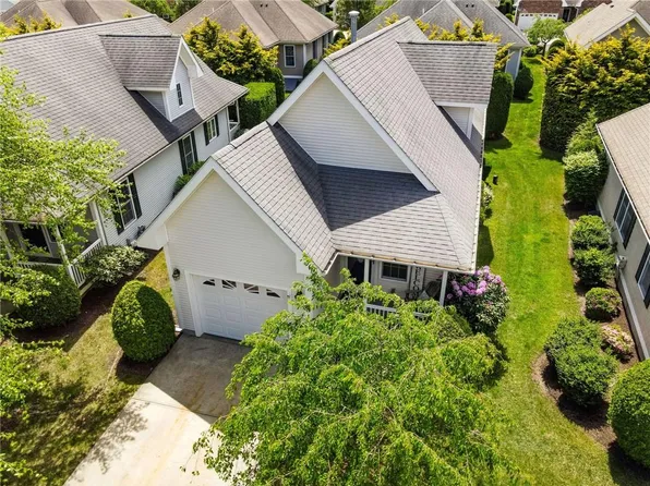 10 Kristin Ct, Coventry, RI 02816