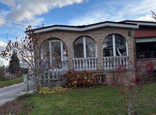 1 Brady Cres, Toronto, ON M3L 2B6