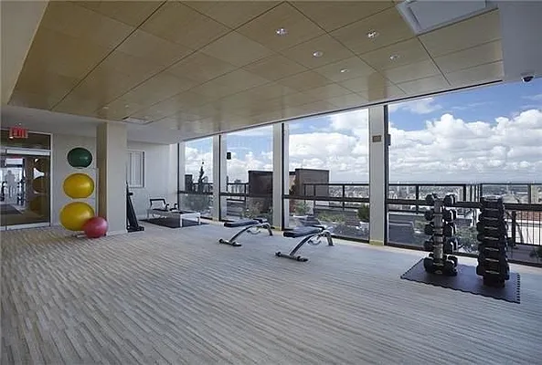 Sold by Adriana Arciello, LREB | media 29