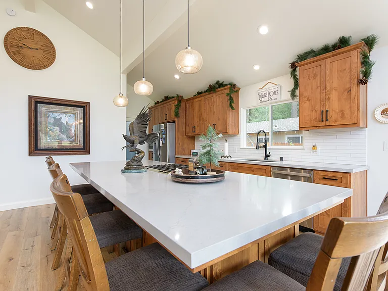 1090 Fairway Ave — Photo 6