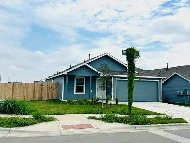 4 bed, 2.0 bath, 1707 sqft, $2,199 — Photo 3