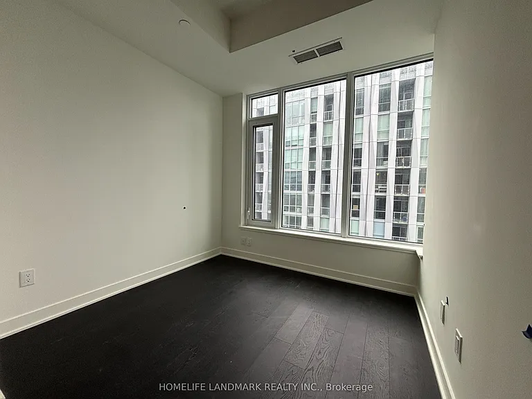 11 Yorkville Ave #5006 — Photo 8