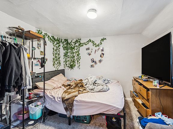 4th image of 220 Cherry St #C