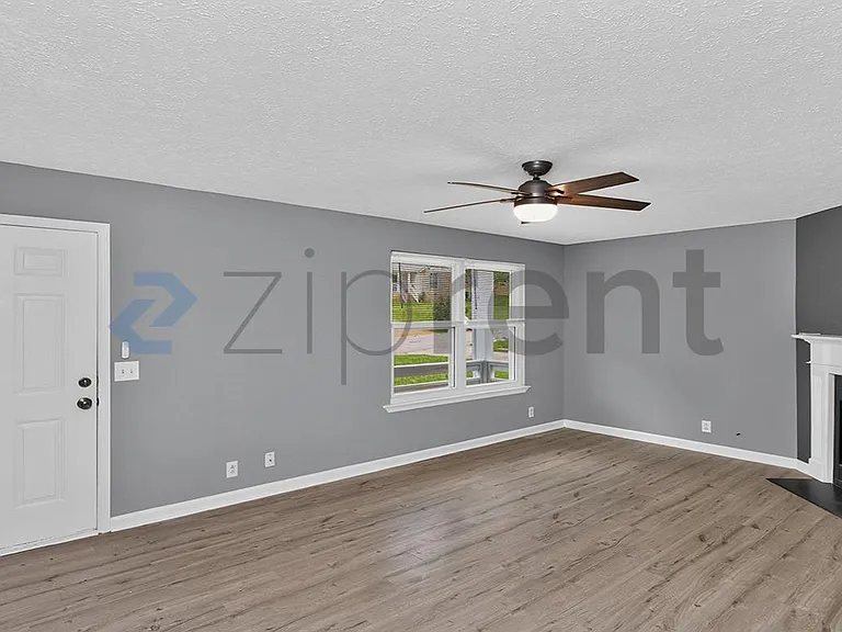 3207 Luann Dr — Photo 2