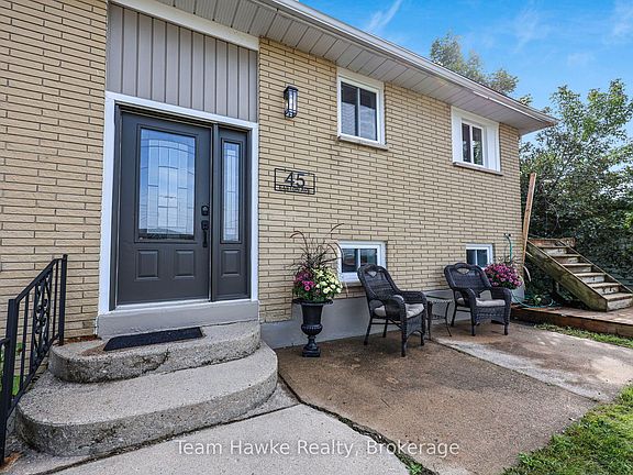 3rd image of 45 Easton Ave
