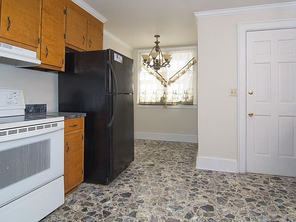 5th image of 1224 Fairview Dr