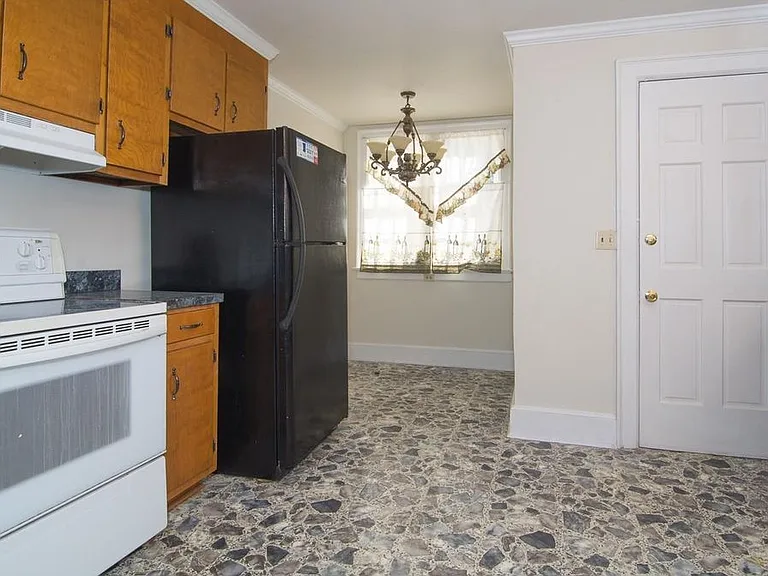 1224 Fairview Dr — Photo 5