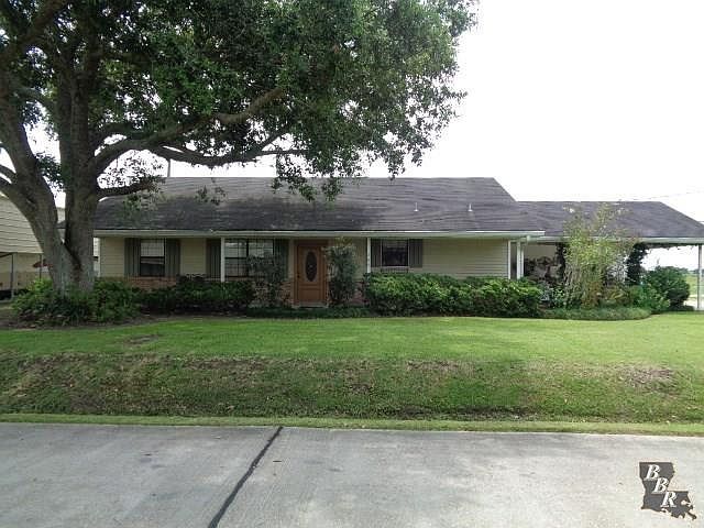 1st image of 209 Dwight Dr