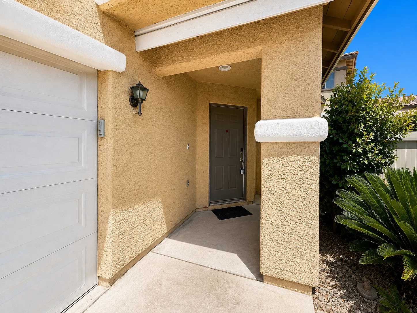 3 bed, 2.5 bath, 1580 sqft, $1,995 — Photo 2