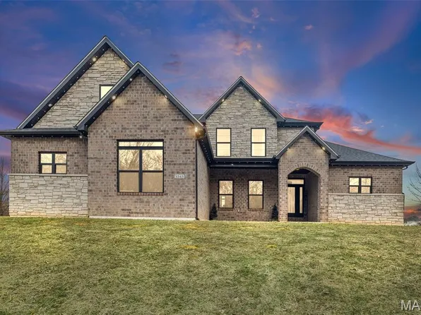 3343 Nottoway Ave, Godfrey, IL 62035