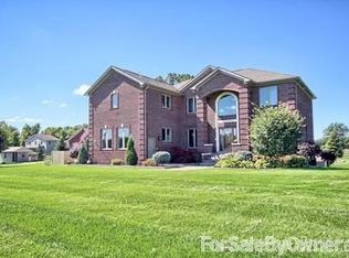 5460 Cochrane Rd, Almont, MI 48003