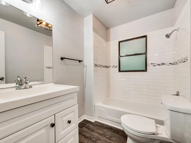 408 S Adams St — Photo 9