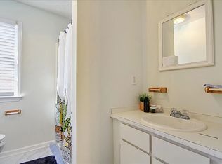 221 Calhoun St APT B, Charleston, SC 29401