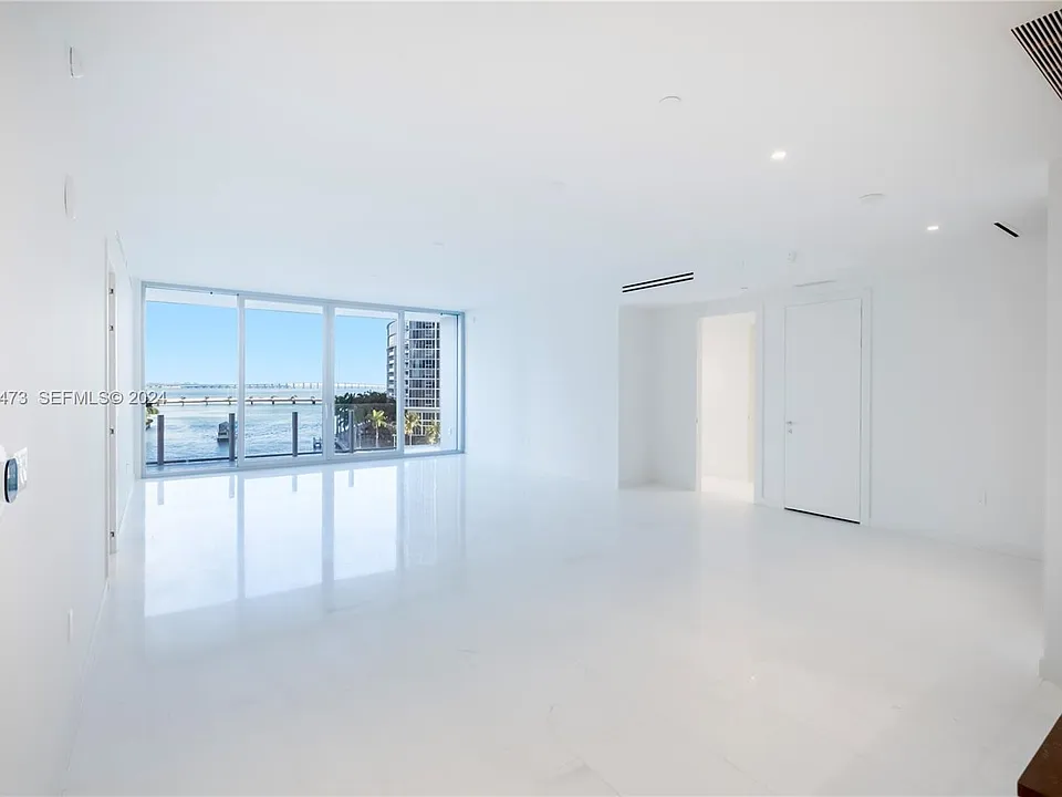 300 Biscayne Boulevard Way #503