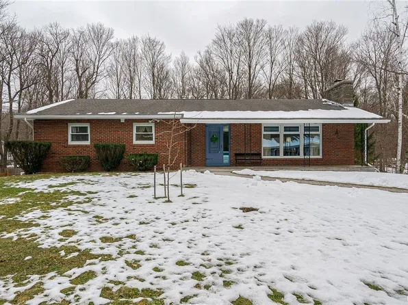 717 Maple Dr, Fayetteville, NY 13066