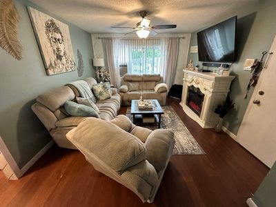 5455 N Main St APT 8F, Fall River, MA, 02720