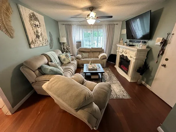 5455 N Main St APT 8F, Fall River, MA 02720