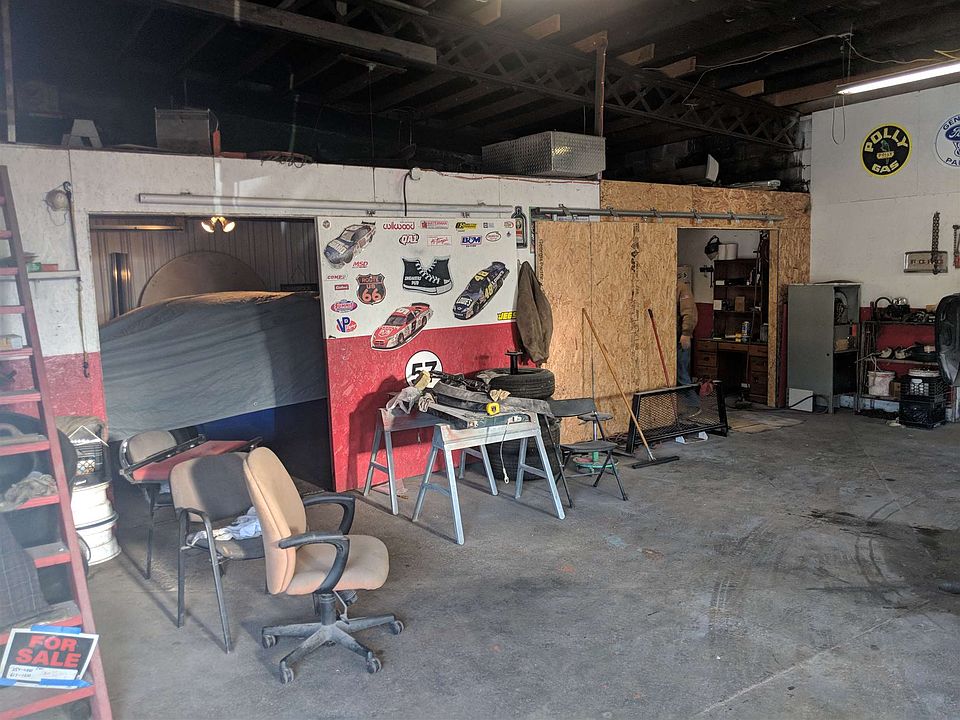 2nd image of 802 Front St