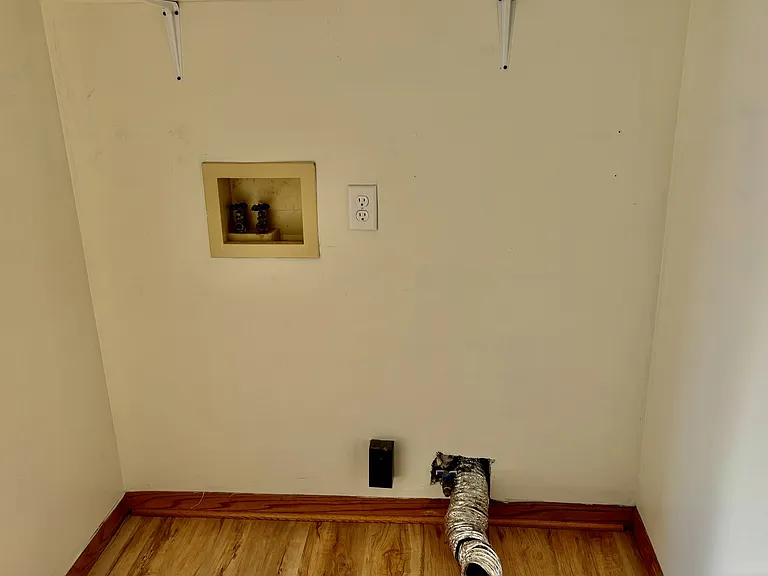 1041 E 16th St #204 — Photo 10