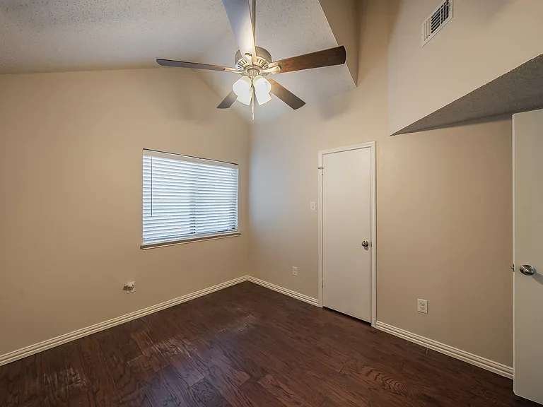 6402 Valleybrooke Ct — Photo 29
